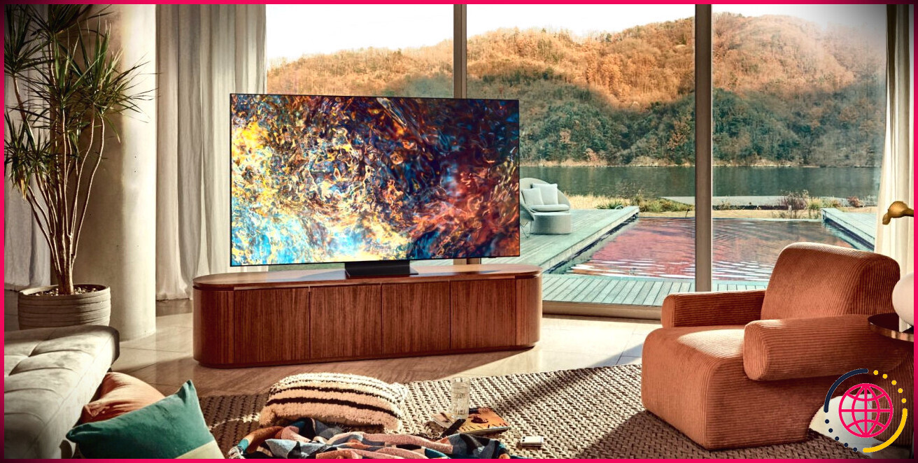 Téléviseur Samsung Neo QLED dans un salon