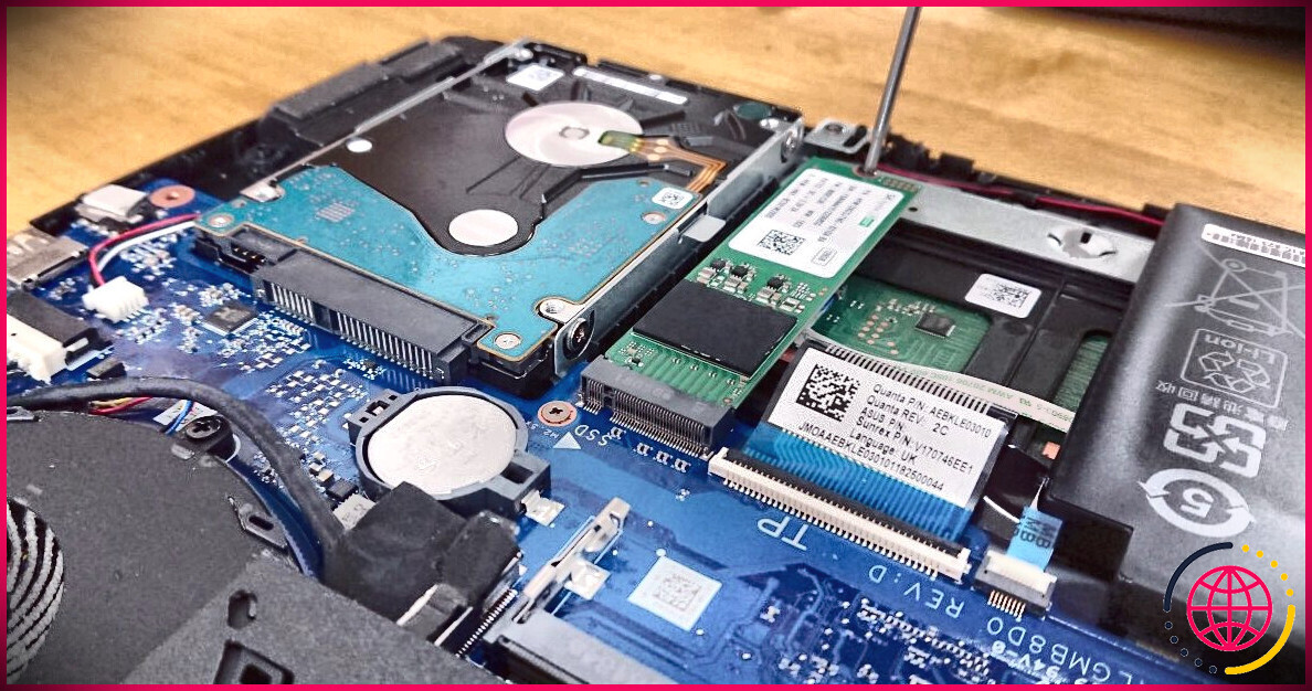 muo-diy-laptop-disassembly-tips-vis