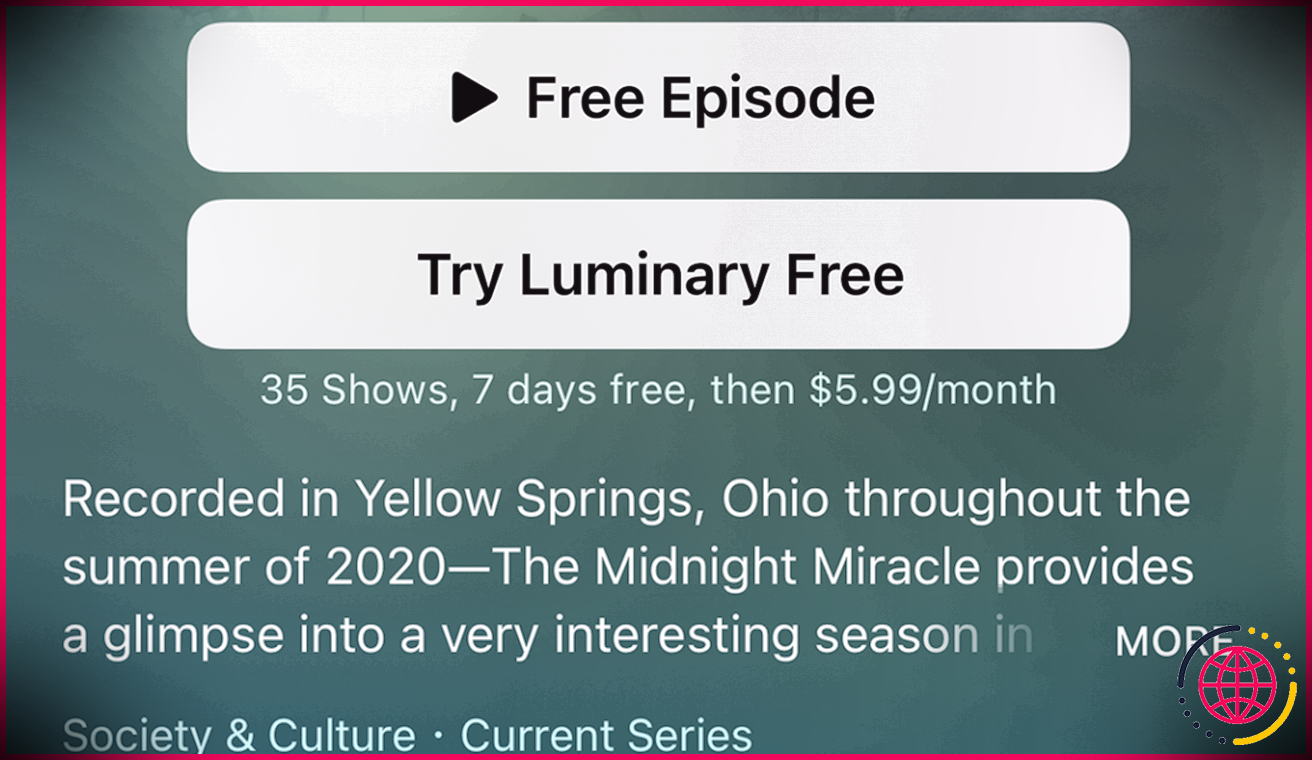 Capture d'écran de l'option d'essai gratuit sur un abonnement de podcast premium dans Apple Podcasts.