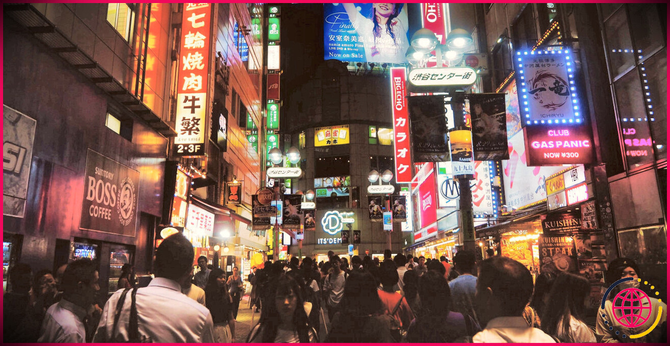rue de tokyo la nuit