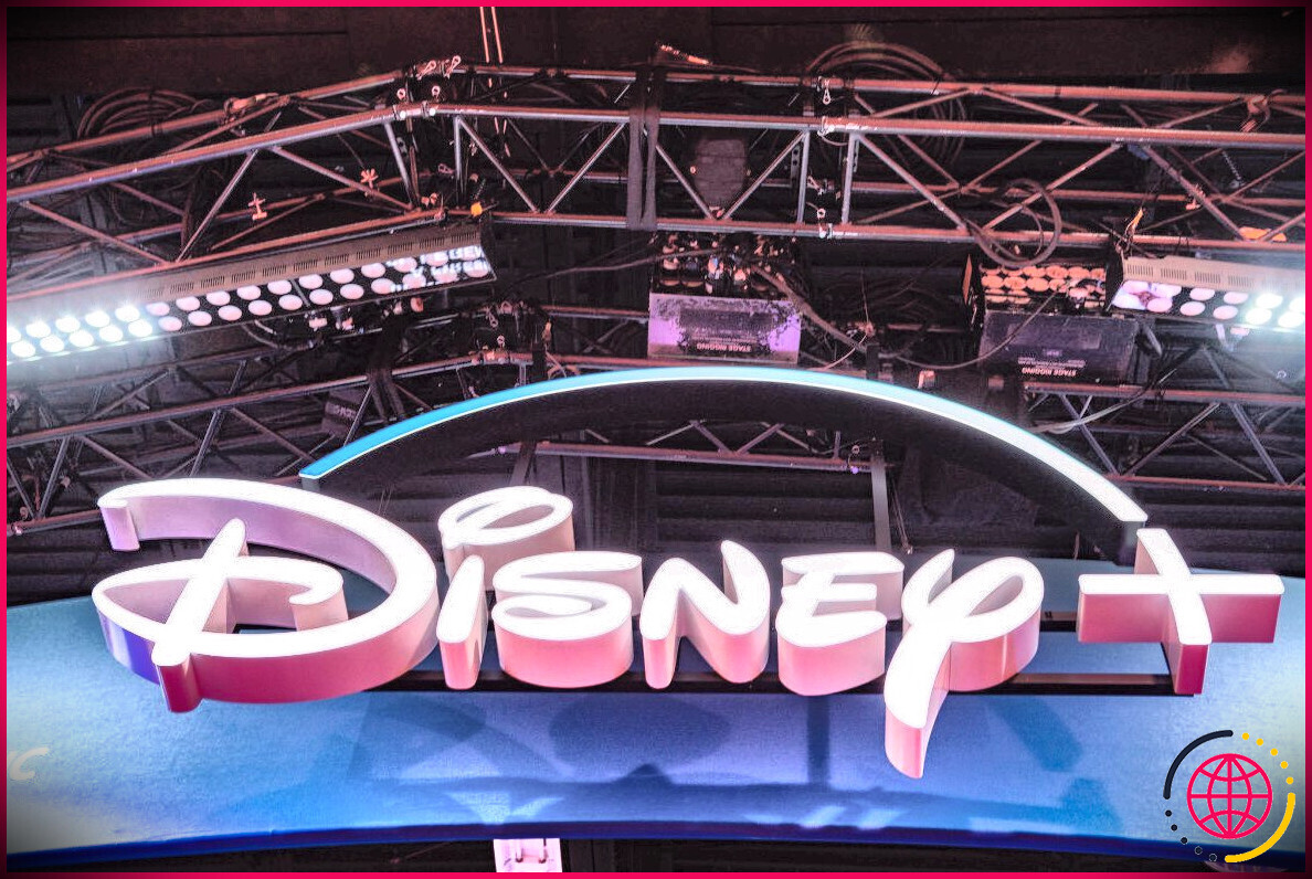 Stand et signalétique Disney+ à l'Expo D23 2019