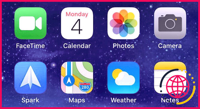 Rangées d'applications sur l'écran d'accueil de l'iPhone avec l'application Photos