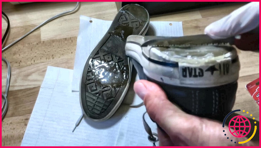 Comment coller la semelle d'une chaussure ?