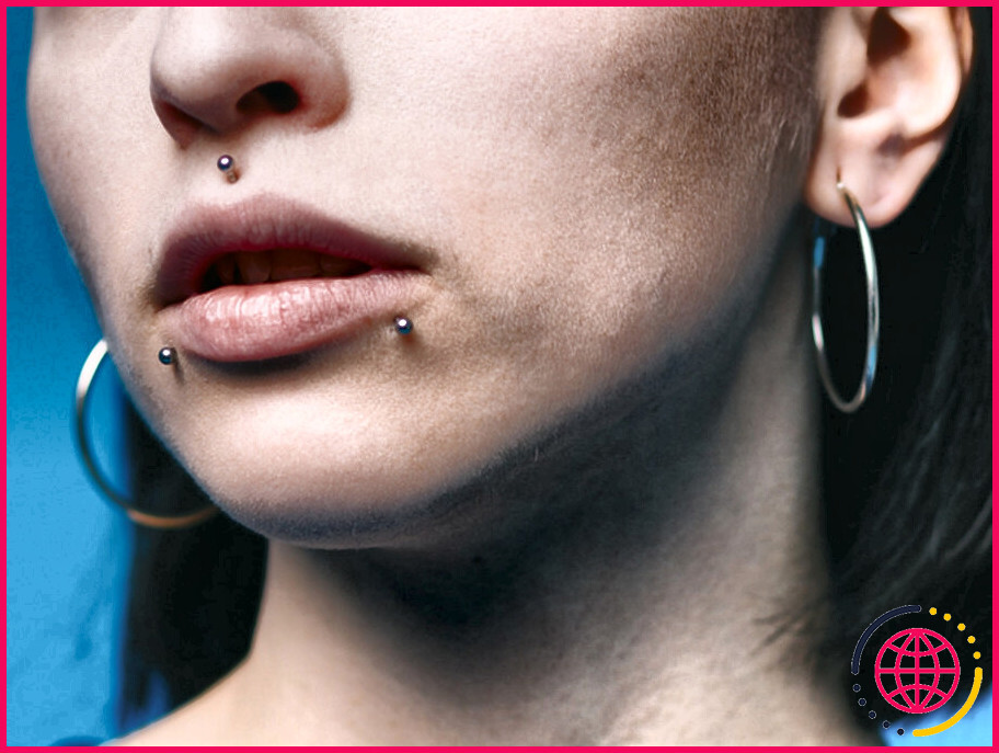 Les piercings dermiques sont-ils amovibles ?
