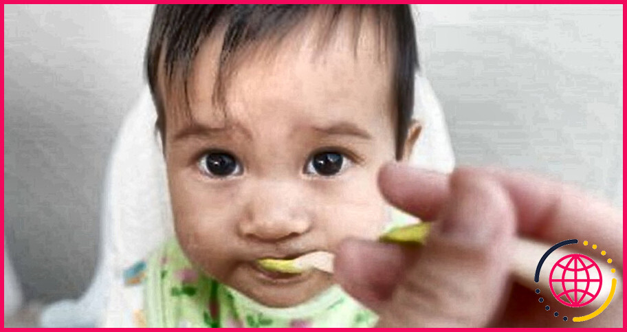 A quel âge un bébé peut-il manger du riz ?
