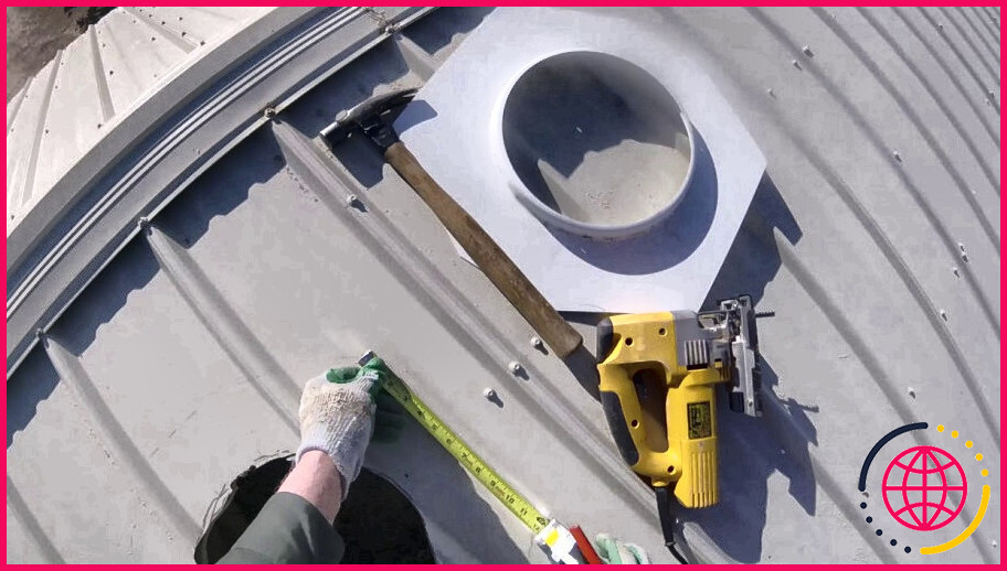 Comment installer une turbine sur un toit métallique ?
