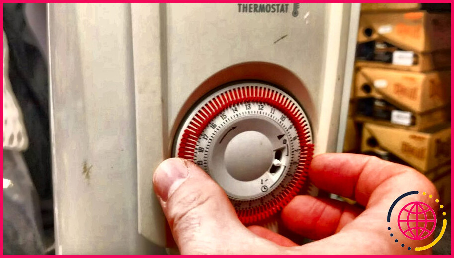 Comment régler la minuterie d'un radiateur delonghi ?

