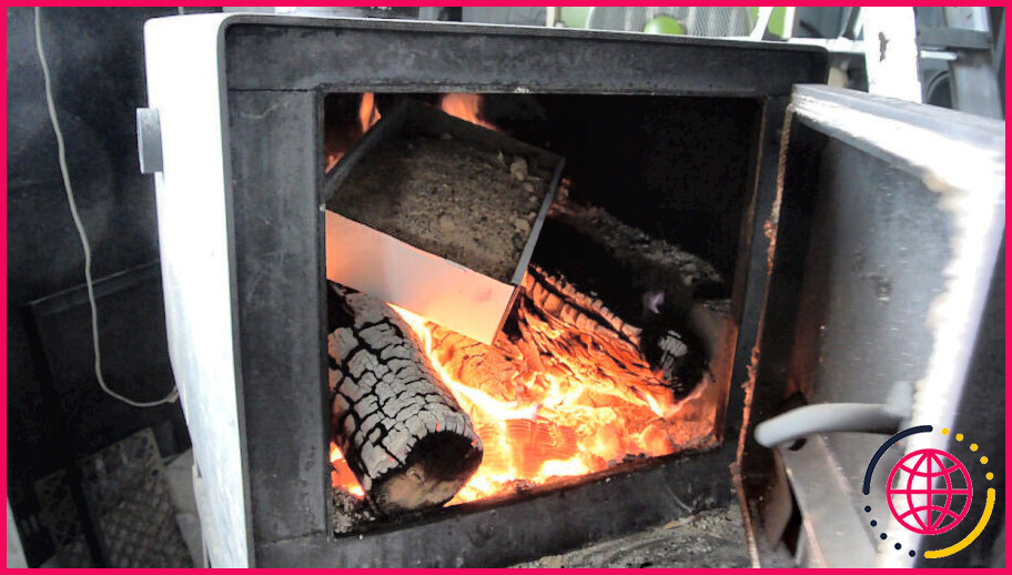 Peut-on brûler de la sciure de bois dans un poêle à granulés ?
