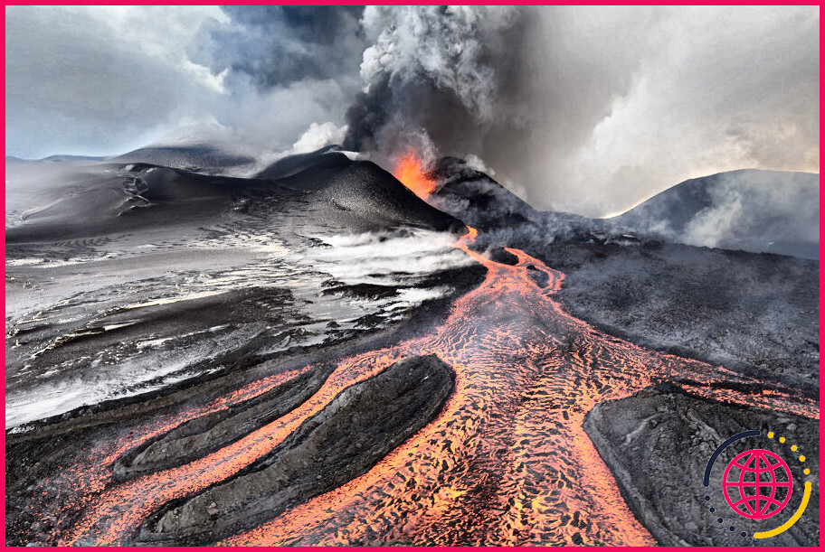 Que se passe-t-il dans la géosphère lors d'une éruption volcanique ?
