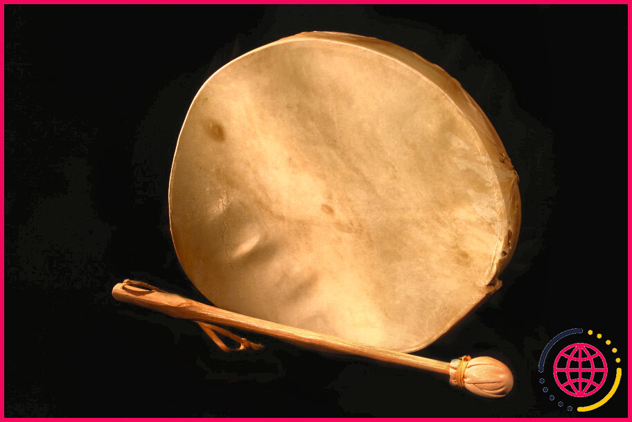 De quoi sont faits les tambours inuits ?
