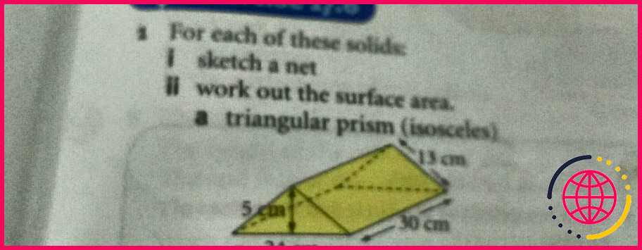 Combien d'arêtes a un prisme triangulaire ?