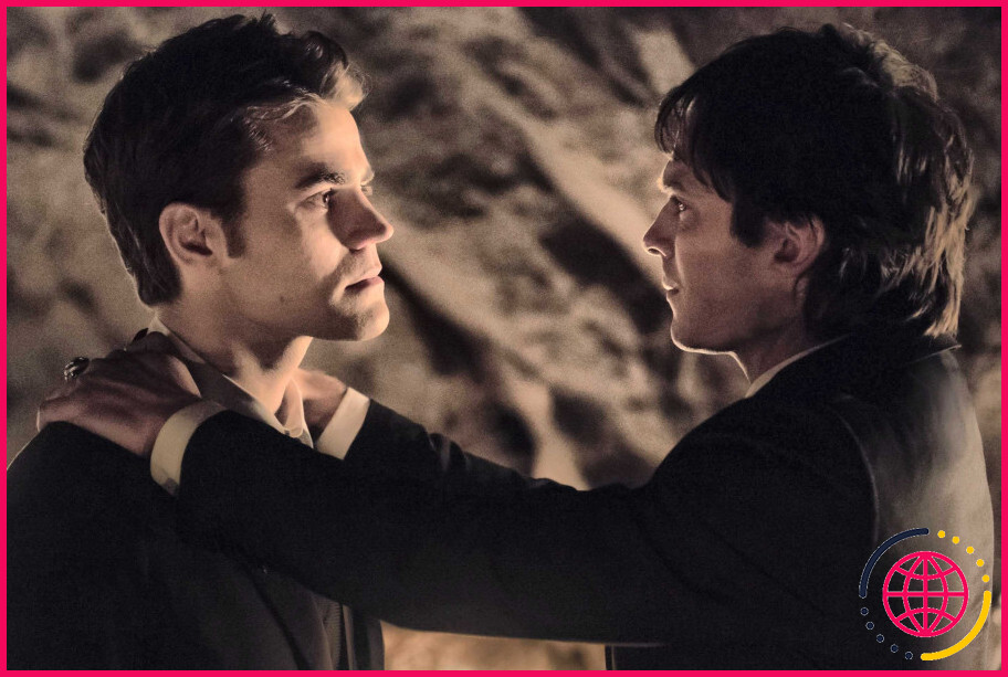 Damon est-il mort à la fin de vampire diaries ?