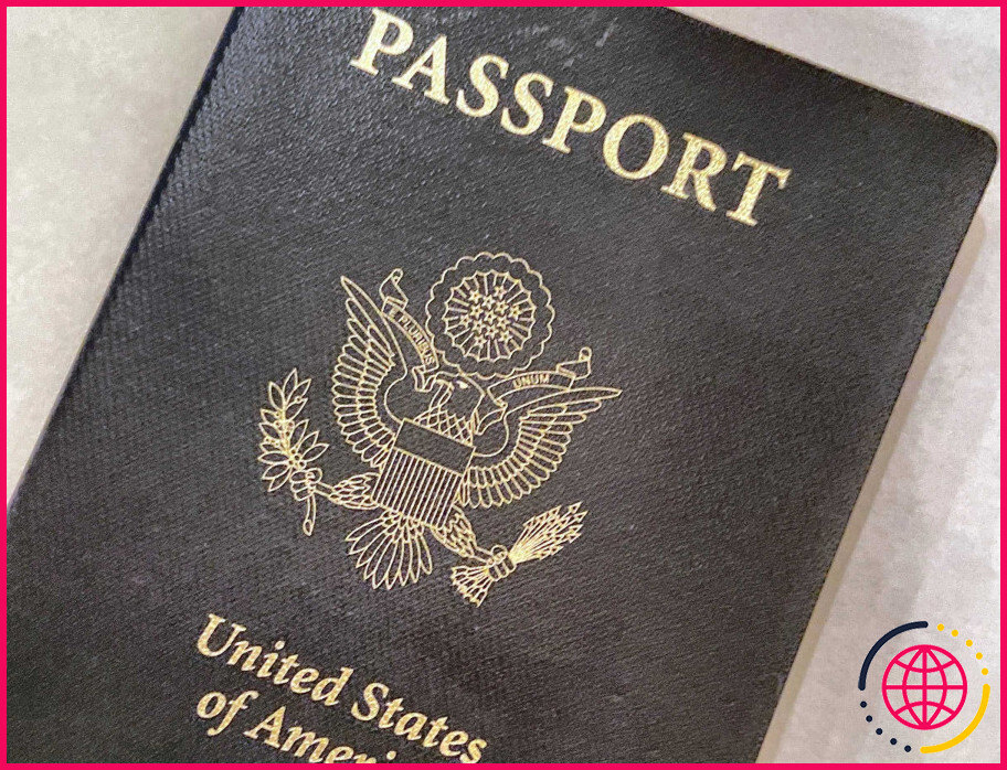Dois-je renouveler mon passeport avant qu'il n'expire ?