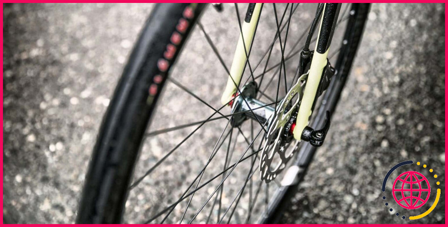 Pourquoi des rayons dans une roue de vélo ?