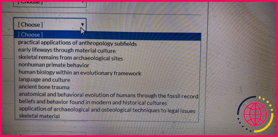 Comment les sous-domaines de l'anthropologie sont-ils liés ?
